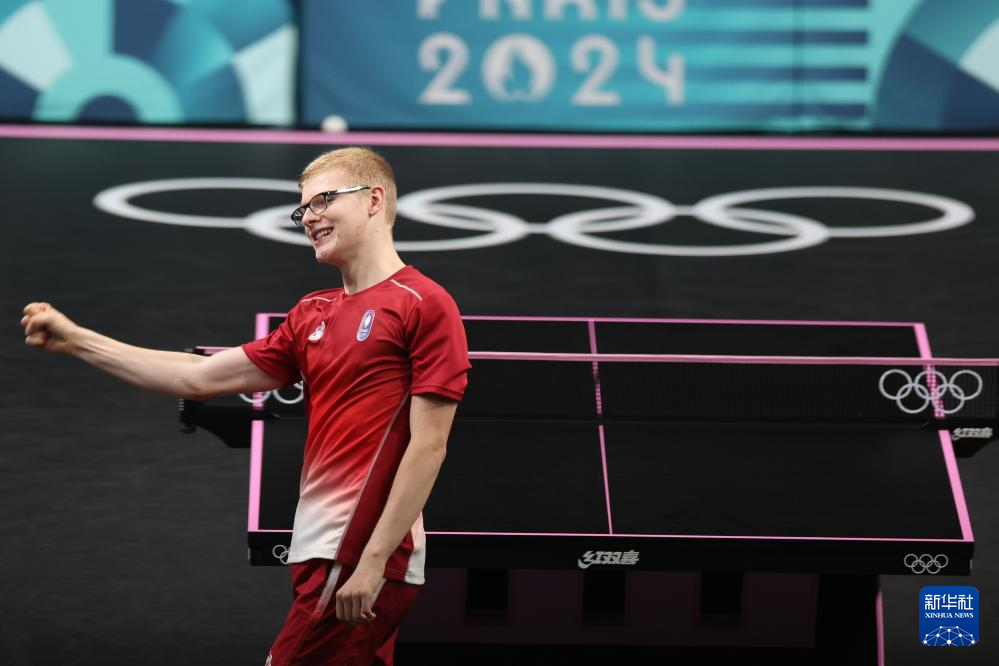 广东在防守 广东在防守