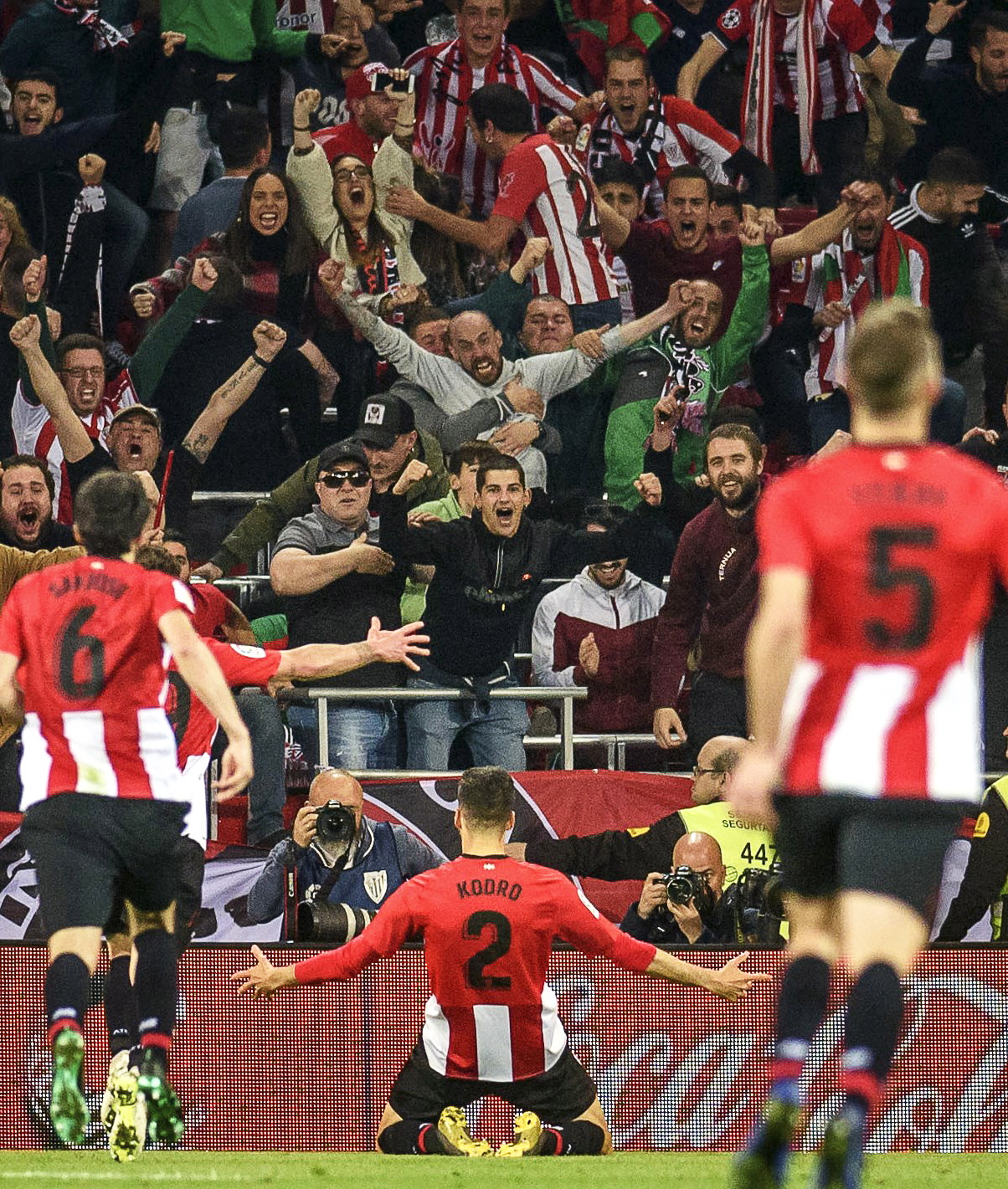 若货箱上贴 若货箱上贴